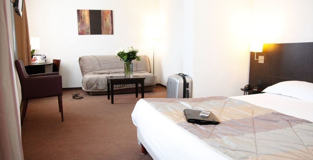 Brit Hotel Du Stade Rennes Ouest Eksteriør bilde