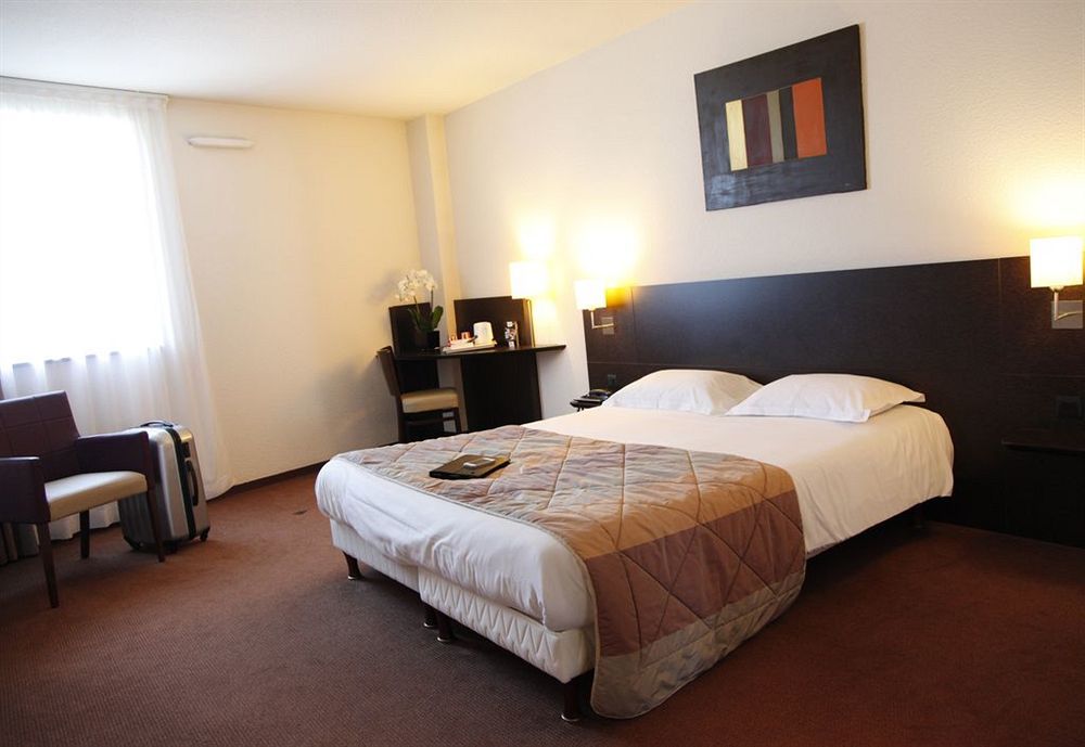Brit Hotel Du Stade Rennes Ouest Eksteriør bilde